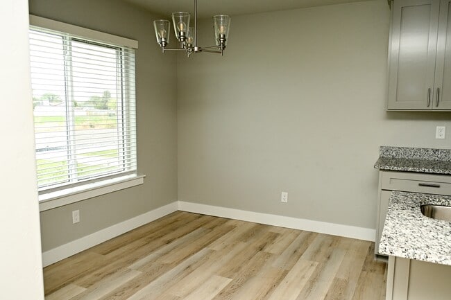 Building Photo - 2221 S 1180 W