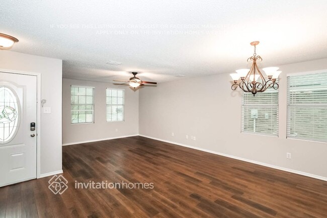 Building Photo - 1829 Lariat Dr