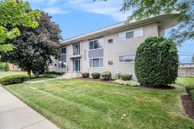 Foto del edificio - 4910 Briarwood Ave