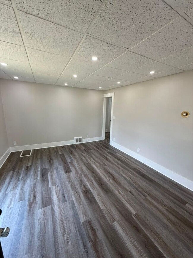 Foto del edificio - 1700 E 290th St