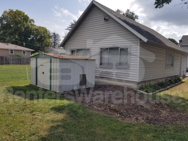 Foto del edificio - 616 2nd St NE