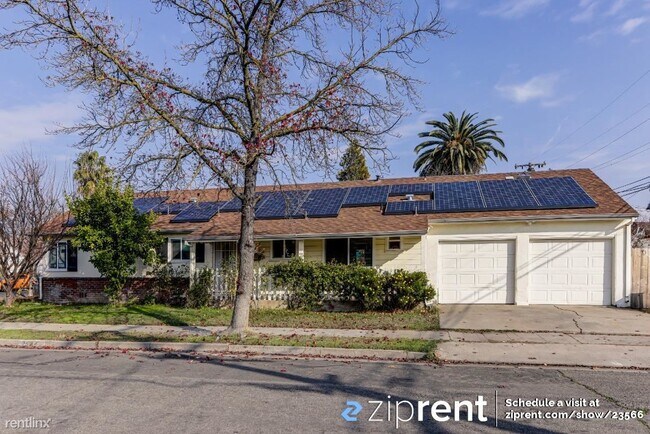 Building Photo - 4 br, 2 bath House - 2624 North Center Str...
