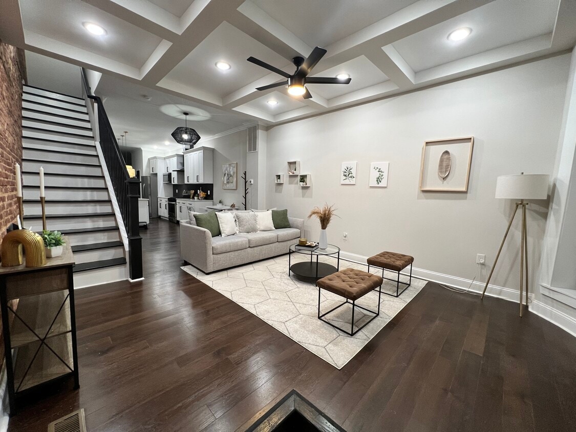 Primary Photo - 2243 Madison Ave
