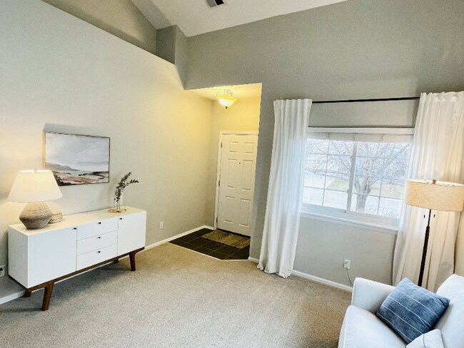 Building Photo - 2446 S Gibralter Way