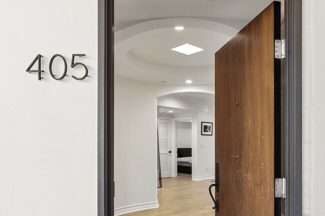 Foto del edificio - 122 N Clark Dr