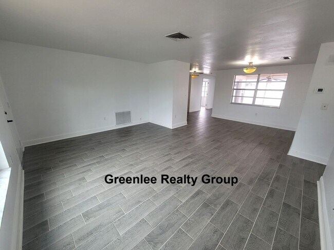 Building Photo - Updated & Spacious 3 Bedroom/2 Bath Home on a Corner Lot!