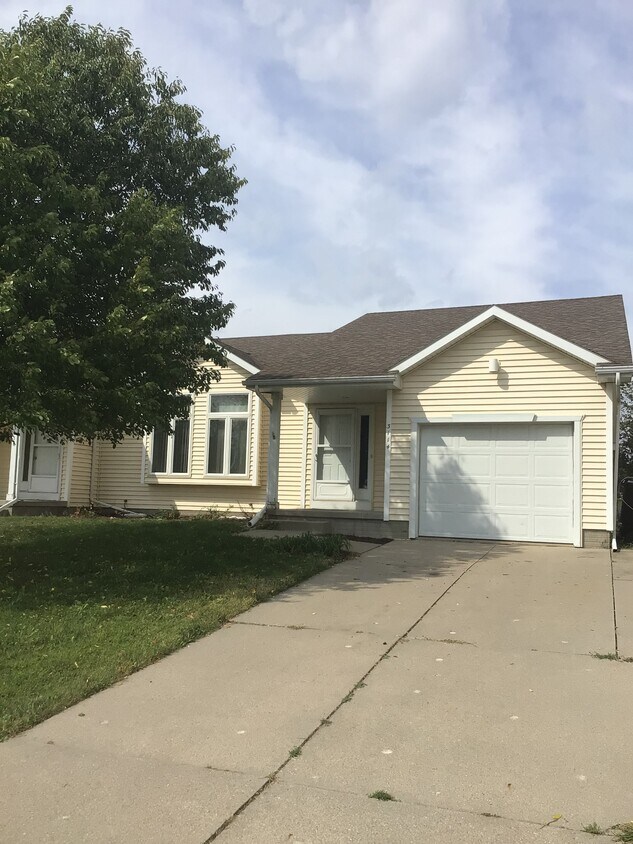 3114 SE Grant St, Ankeny, IA 50021 Townhome Rentals in Ankeny IA