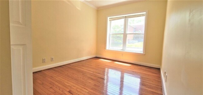 Foto del edificio - Brighton 3-bed condo w/parking