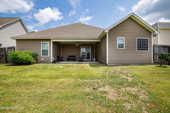 Building Photo - 757 Radiant Dr