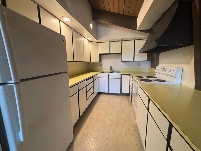 Foto del edificio - 341-343 Foothill Blvd