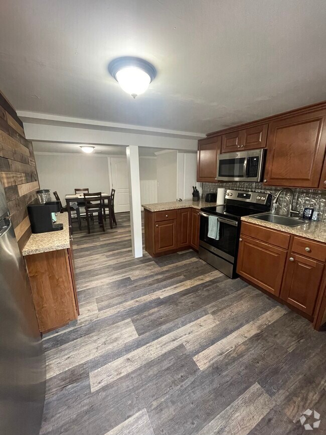 New Colonial Manor Apartments for Rent West Islip, NY 1 Rentals