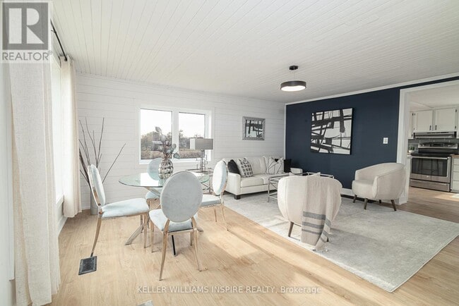 Photo du bâtiment - 3048 Victoria Rd