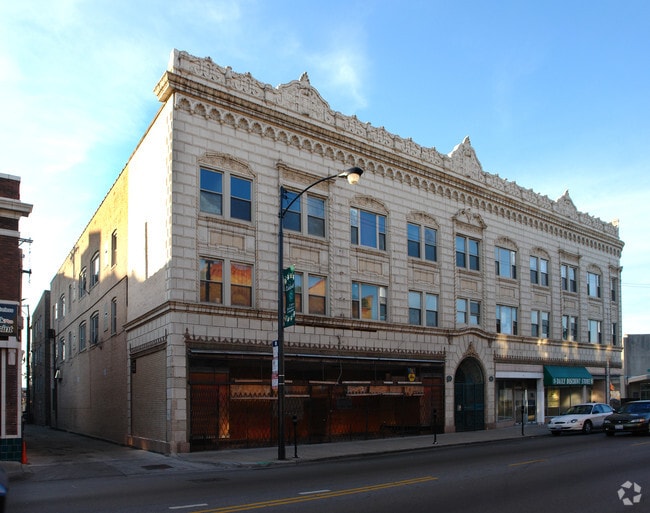 Building Photo - 6234-6244 S Kedzie Ave