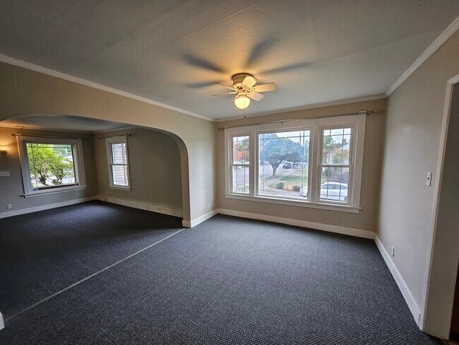 Building Photo - 1301 N Rainier Ave