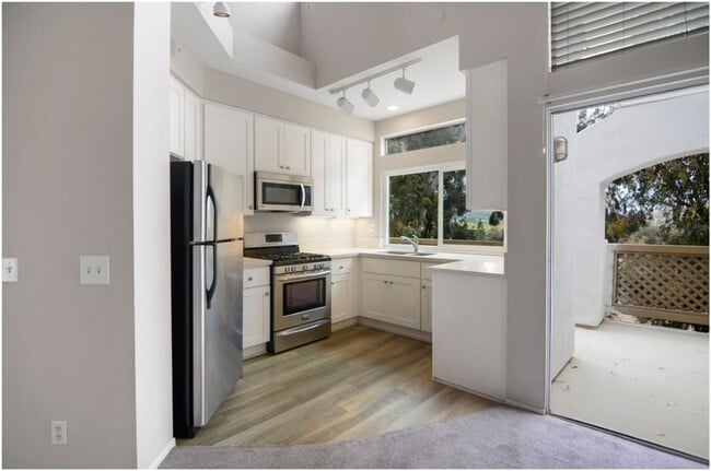 Building Photo - Rancho Niguel Dream Condo!
