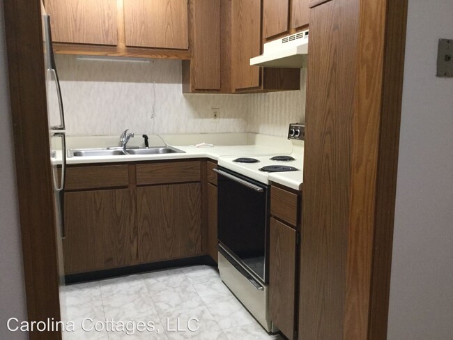 Building Photo - 521 Courtwood Ln