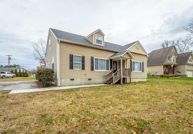 Building Photo - 938 Graysville Rd