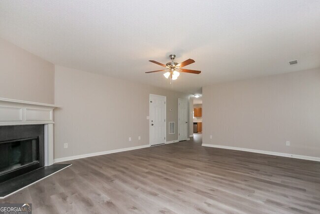 Foto del edificio - 62 Lake Crossing Ct