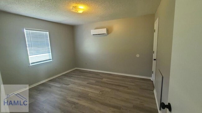 Building Photo - 14 Live Oak Loop