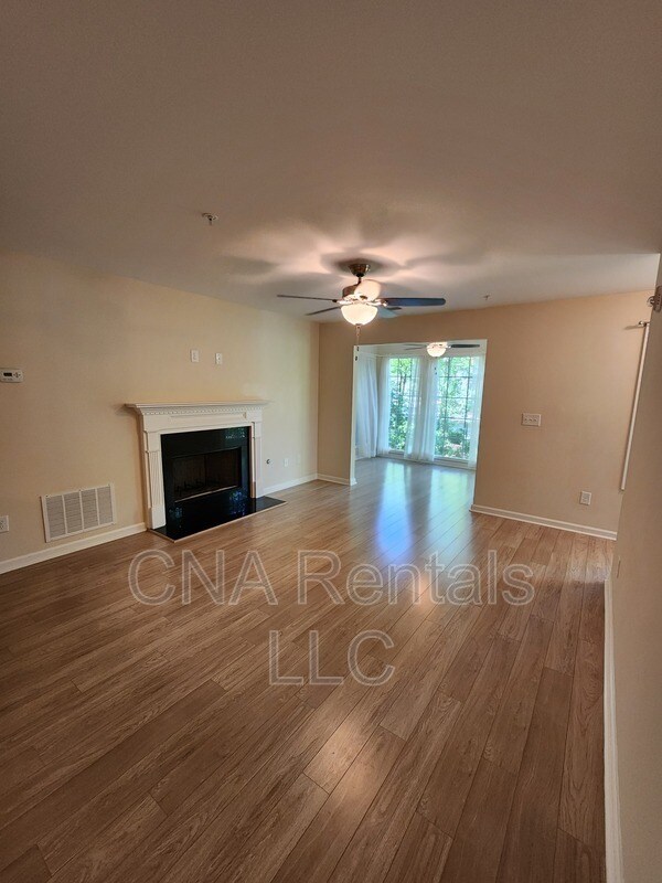 Building Photo - 807 Country Park Dr