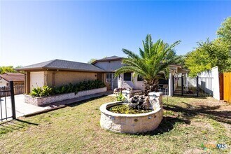 Building Photo - 2407 Hidden Valley Dr