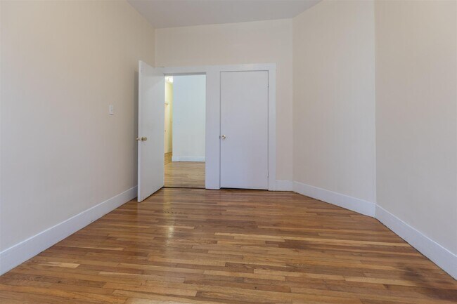 Foto del edificio - 863 Massachusetts Ave