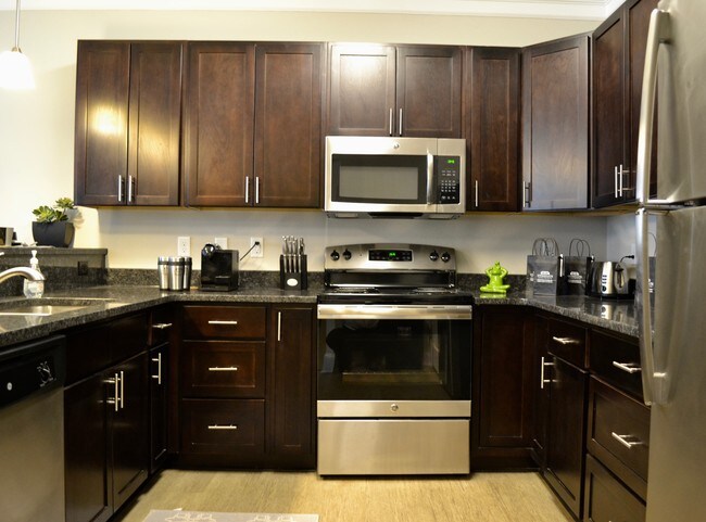 Amplia alacena de cocina | - Stonegate