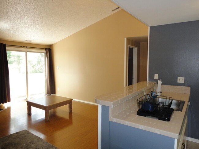 Building Photo - 176 Meadow Ridge Rd