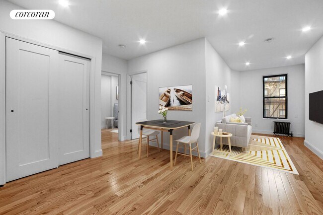 Building Photo - 350 E 89th St