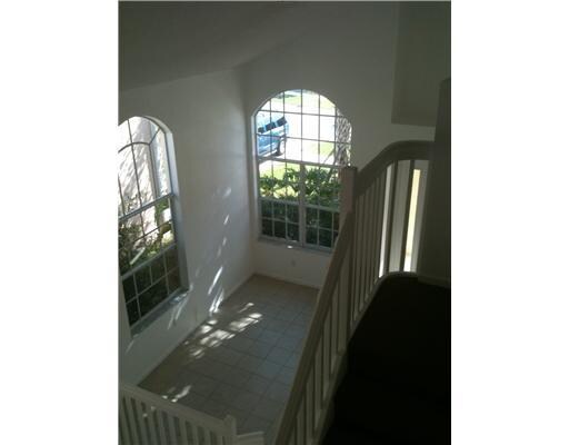 Foto del edificio - 9829 Scribner Ln