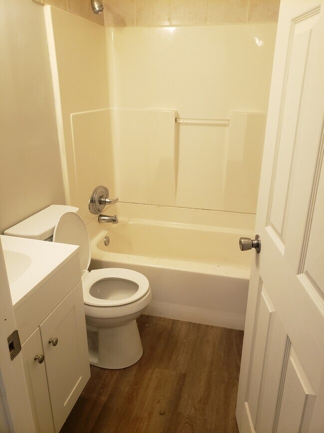 Foto del edificio - 22 Steeplechase Dr