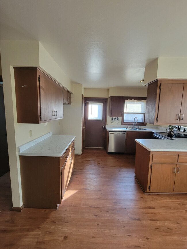 Foto del edificio - 6023 N 109th St
