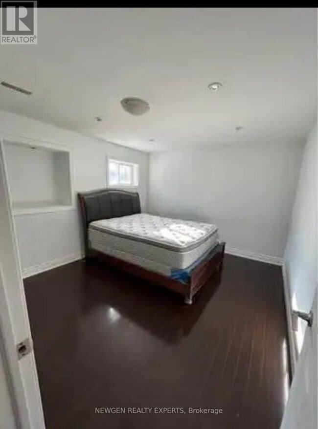 Photo du bâtiment - 476 Staines Rd