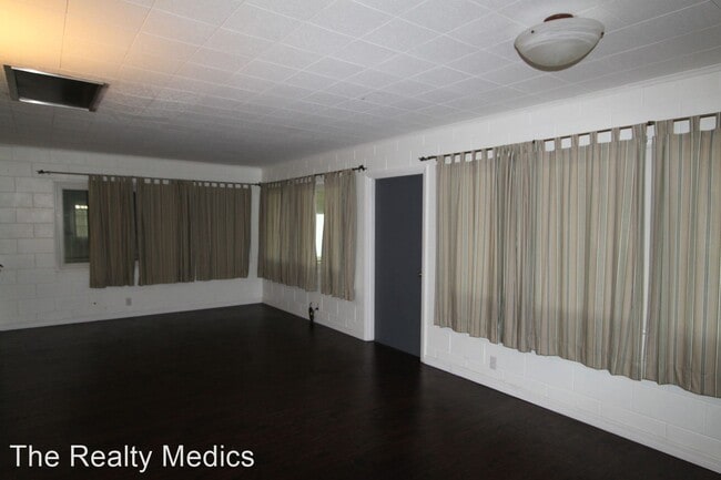 Building Photo - 3 br, 2 bath House - 1721 Brazilian Lane