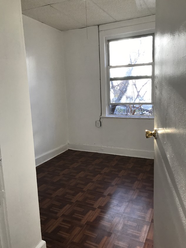 Foto principal - 40-08 57th St