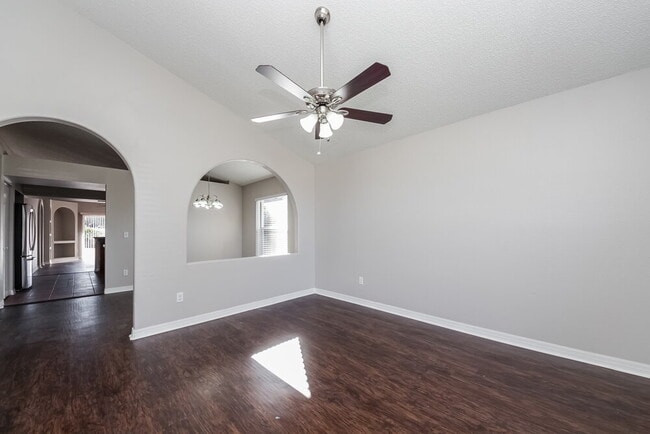 Building Photo - 16444 Coopers Hawk Ave