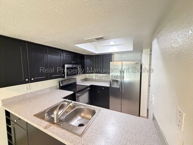 Foto del edificio - 122 S Hardy Dr