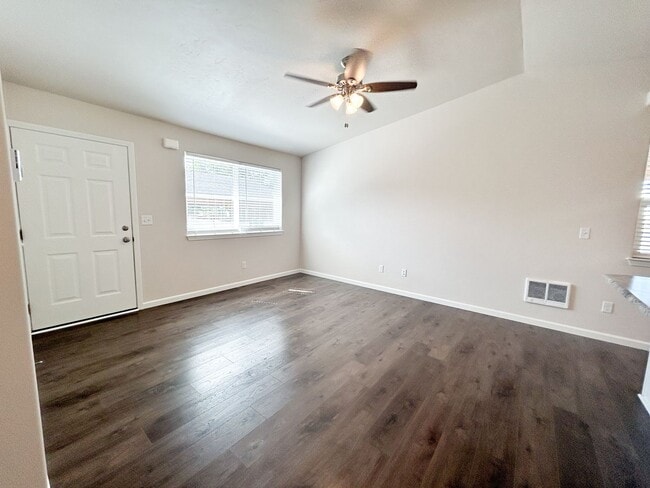 Building Photo - 3513 Chelsea St