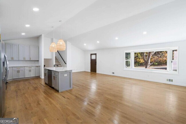Foto del edificio - 4266 N Shallowford Rd