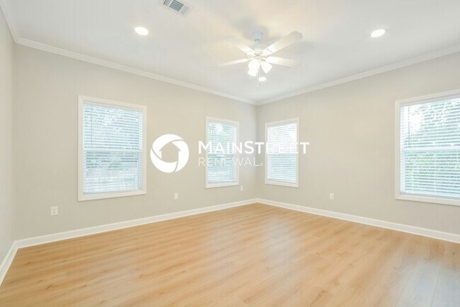 Foto del edificio - 4 Bedroom Pet-Friendly Home in Orlando, FL with Main Street Renewal
