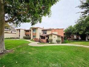 Building Photo - 3701 Country Club Dr
