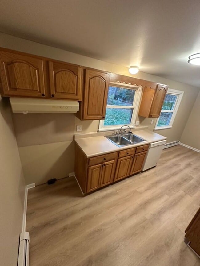 Building Photo - Three Bedroom Home For Rent on Joanne Drive in Greece (Rochester)