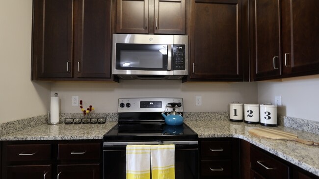 Building Photo - Fairway Village at Stoney Creek Apts