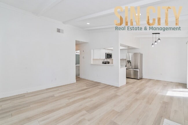 Building Photo - 5064 Spencer St