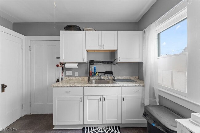 Foto del edificio - 3179 W 111th St