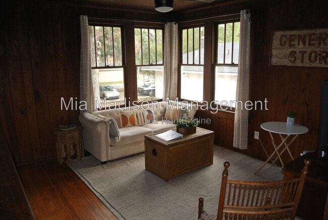 Foto del edificio - 1321 E 38th St