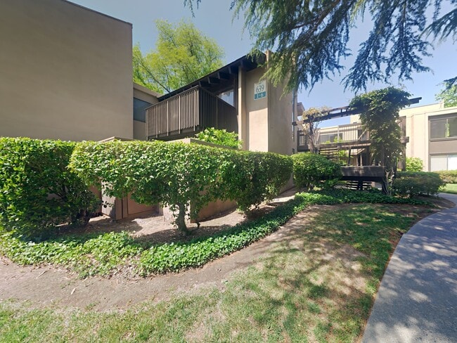 Building Photo - 639 Woodside Sierra