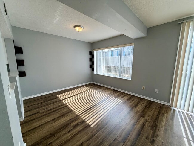 Foto del edificio - Spacious 3-Bedroom, 2-Bath Apartment in Davenport – Utilities Allowance Included