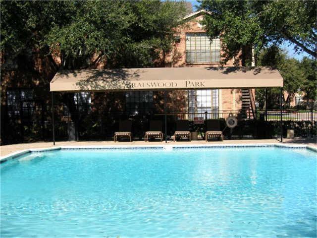 Building Photo - 2255 Braeswood Park Dr