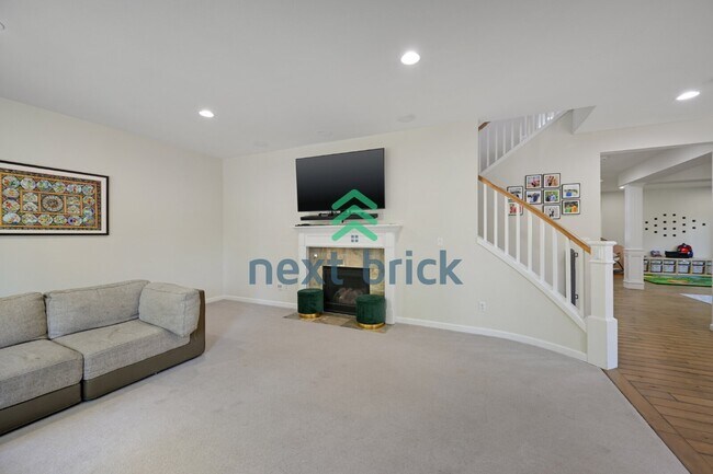 Foto del edificio - "Spacious 5-Bedroom Retreat with 3 Full Baths in Snohomish – 3,350 Sq Ft of Comfortable Living!"